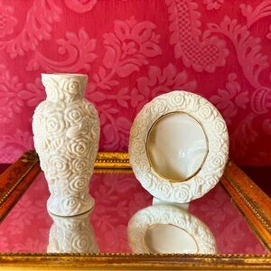 Vintage White Floral Vase and Frame Set